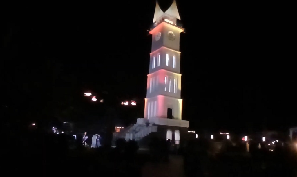 Bukittinggi Gelap Gulita Imbas Blackout Sumatra, Kunjungan Wisatawan Jam Gadang Anjlok