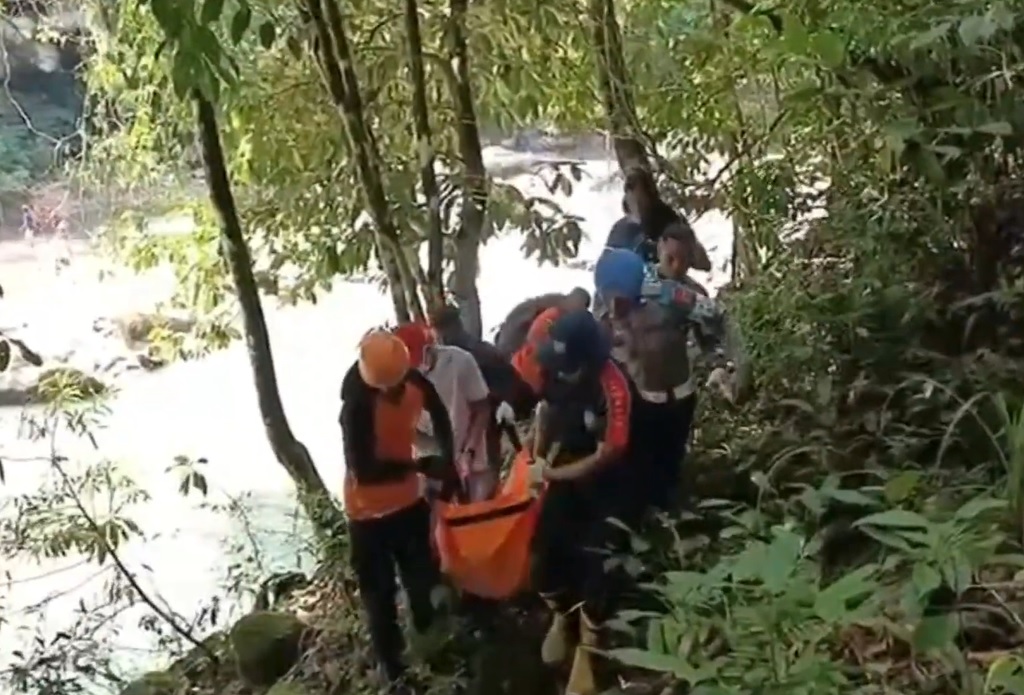 Tragis! 2 WNA Austria Tewas Terjatuh dari Jembatan Gantung di Manggarai NTT