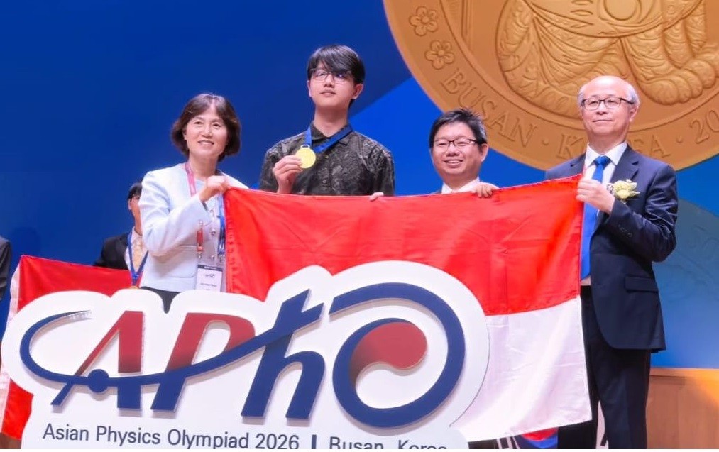 Hebat, Siswa Indonesia Rebut Medali Emas Olimpiade Fisika Asia di Korea Selatan