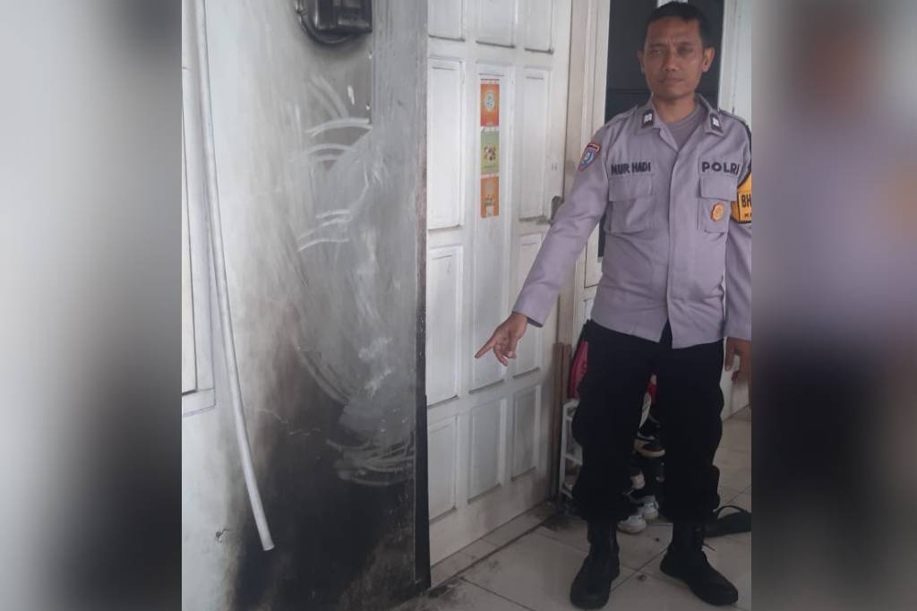 Apes! Pemuda Terbakar usai Tuang Bensin ke Arang untuk Bakar Sate di Tangsel