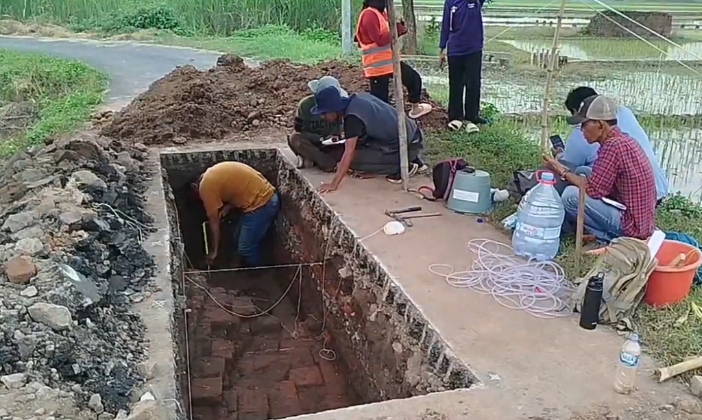 Arkeolog Temukan Situs Majapahit di Bawah Jalan Desa Mojokerto, Begini Wujudnya