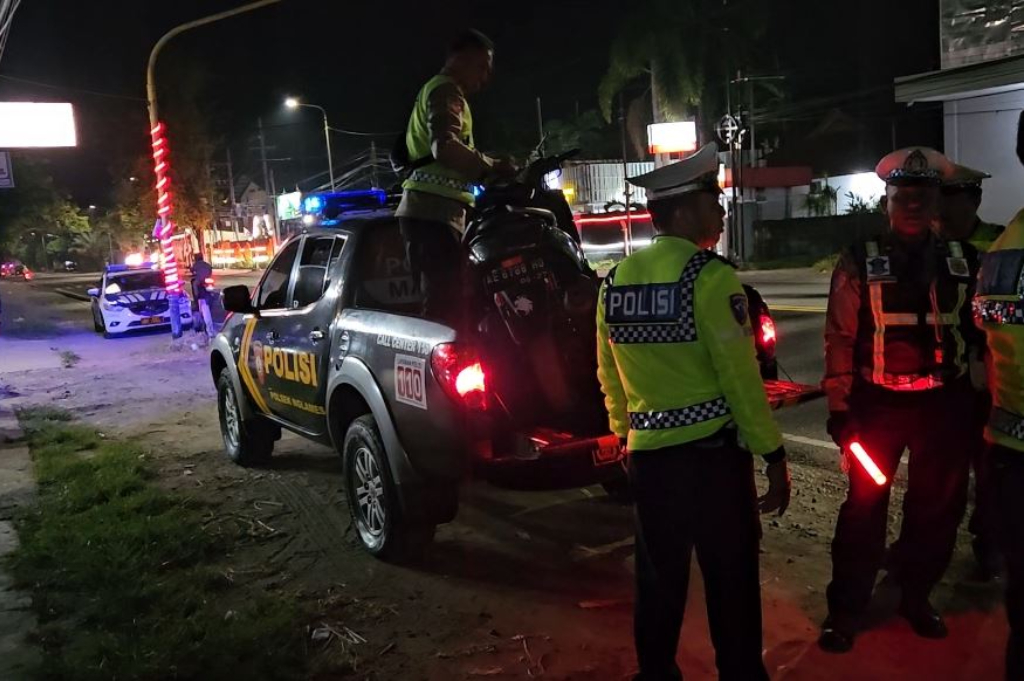 Pemotor Perempuan Tewas Kecelakaan di Madiun, Diduga Tersangkut Kabel Listrik yang Putus