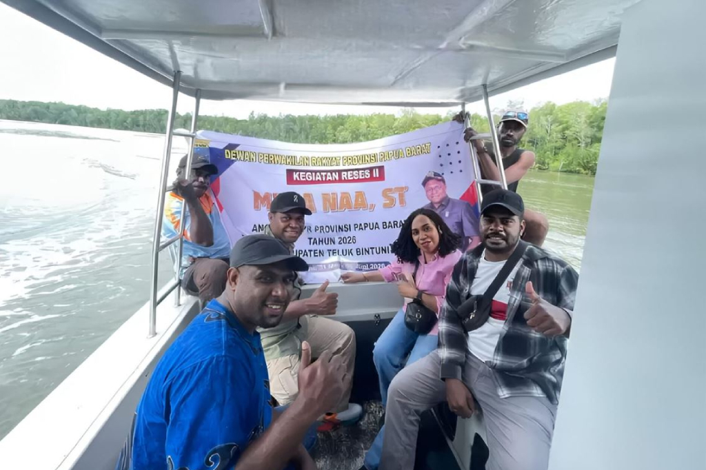 Naik Perahu Jemput Aspirasi, Musa Naa Temukan Jalan Rusak dan Minimnya Layanan Dasar