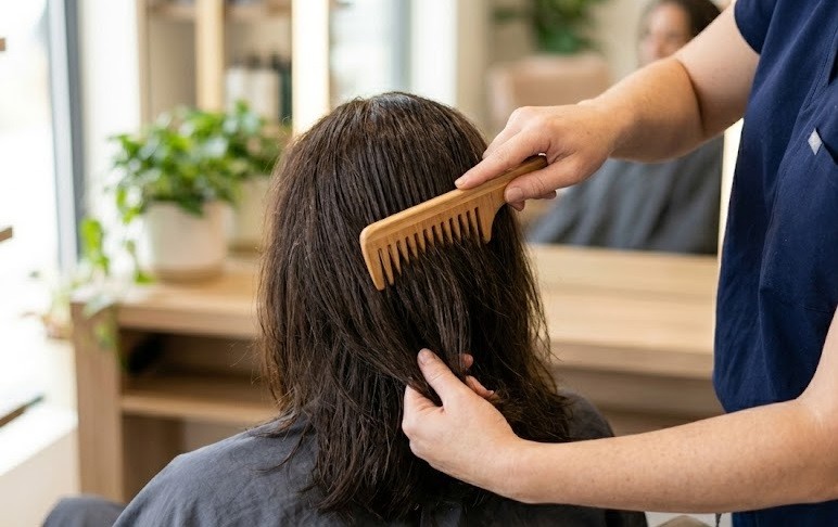 Rambut Rontok Jadi Alarm Tubuh, Selain Genetik, Stres dan Gaya Hidup Jadi Penyebab