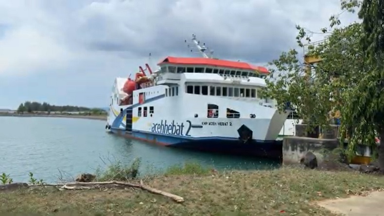 Ledakan di Ruang Mesin Kapal Aceh Hebat, 14 Orang Dilarikan ke RSUD Zainoel Abidin