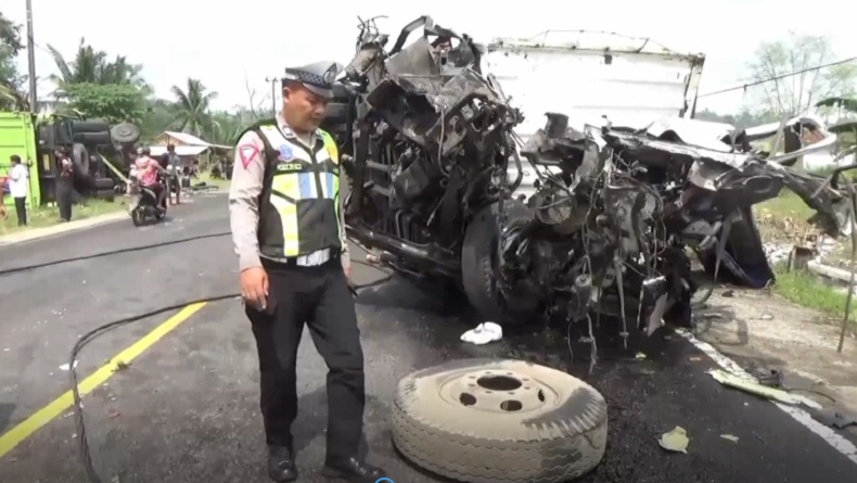 Kronologi Kecelakaan Maut 3 Truk di Jalinsum Lampung Selatan, Rem Blong Hilang Kendali