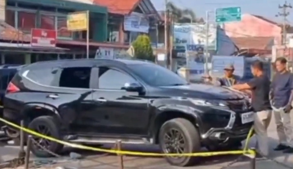 Nenek Tukang Parkir di Brebes Gagalkan Rampok Pecah Kaca, Uang Rp3,6 Miliar Selamat