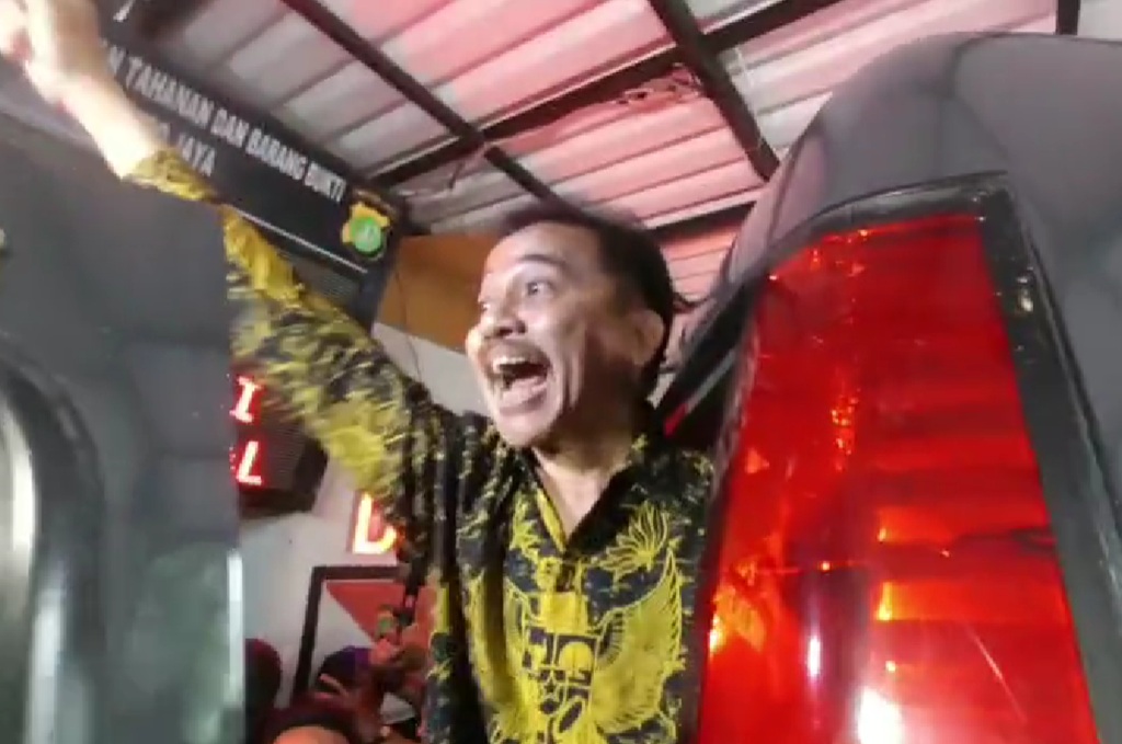 Roy Suryo-Dokter Tifa Dibawa ke Kejari Jaksel, Jalani Pelimpahan Kasus Ijazah Jokowi