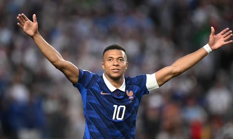 Mbappe Tembus 16 Gol Piala Dunia: Samai Klose, Duel dengan Messi Makin Panas!