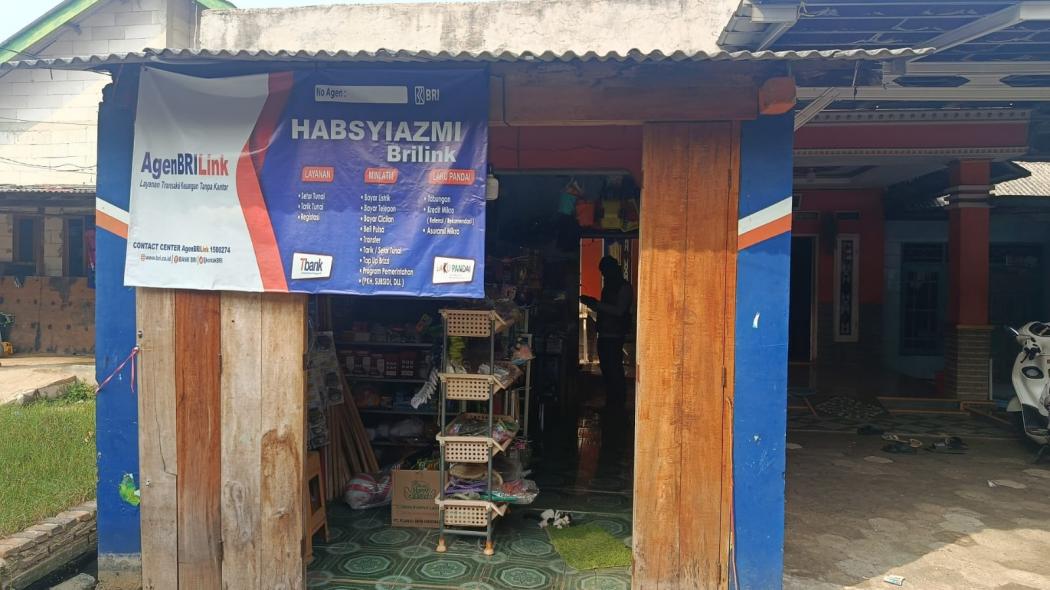Kisah BRILink Pertama di Huripjaya Babelan, Bantu Warga Melek Transaksi Digital