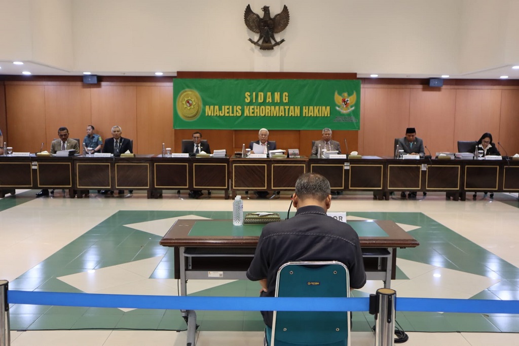 Tok! Eks Ketua PN Kudus Dipecat gegara Tilap Uang Lelang Rp2 Miliar