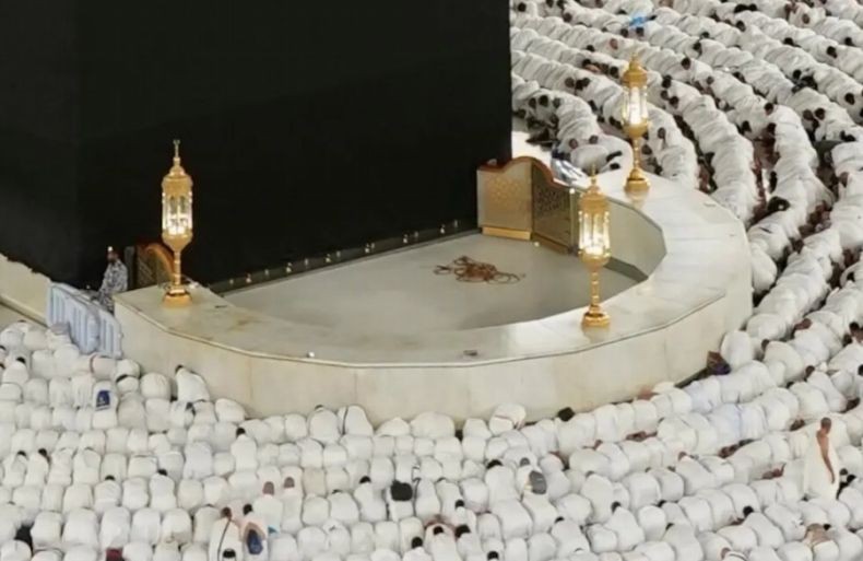 Jemaah Umrah Perlu Tahu! Ini Waktu Masuk Hijr Ismail untuk Perempuan dan Laki-Laki