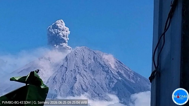 Gunung Semeru Kembali Erupsi, Muntahkan Abu Vulkanik Setinggi 1,2 Kilometer