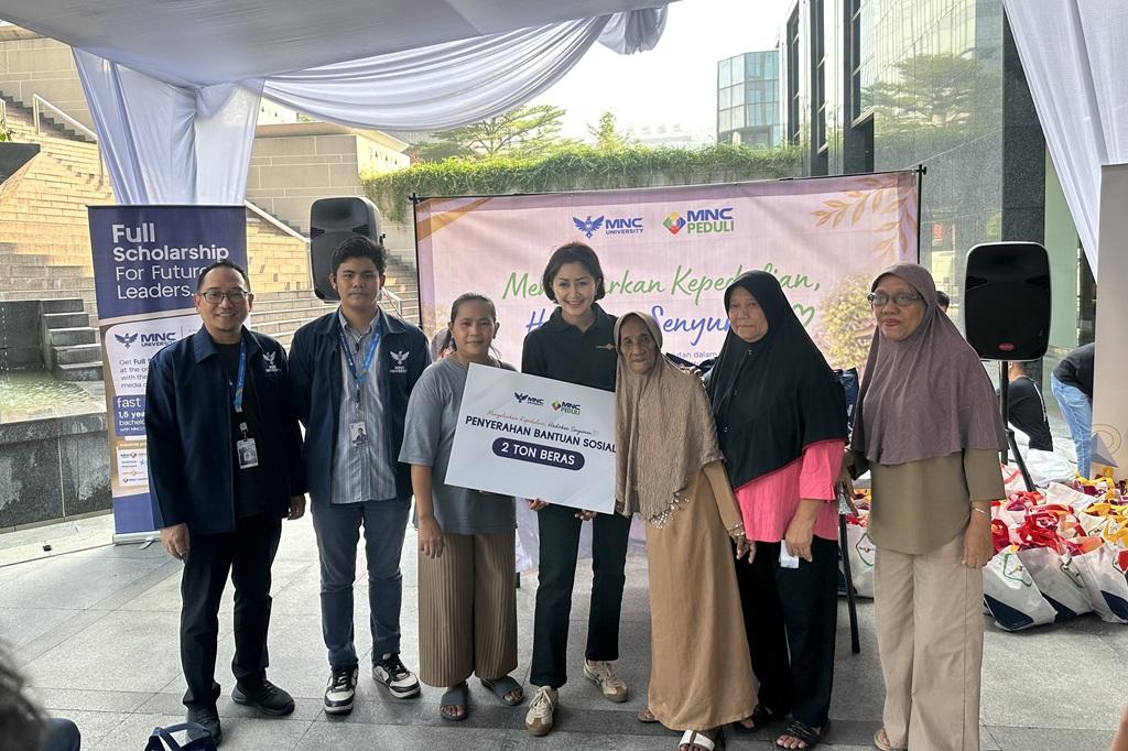MNC University dan MNC Peduli Salurkan 2 Ton Beras ke Warga Kebon Sirih, Wujud Kepedulian Sosial