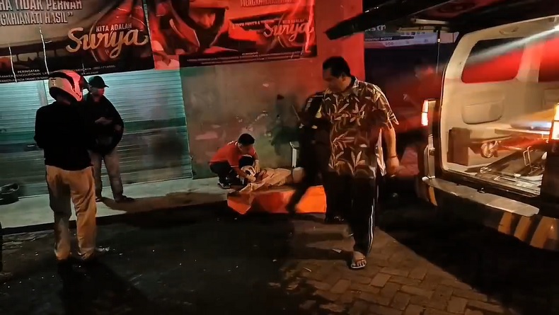 Buruh Pabrik di Pasuruan Tewas Ditabrak Truk Terekam CCTV, Sopir Kabur Usai Kejadian