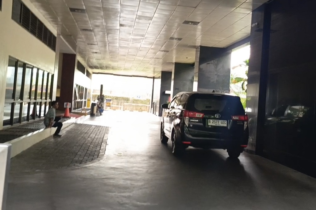Bupati Langkat Syah Afandin Tiba di Gedung KPK usai Kena OTT