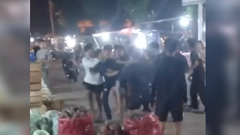 Geber Motor Saat Konvoi, Pesilat di Metro Babak Belur Dikeroyok Sekelompok Pemuda