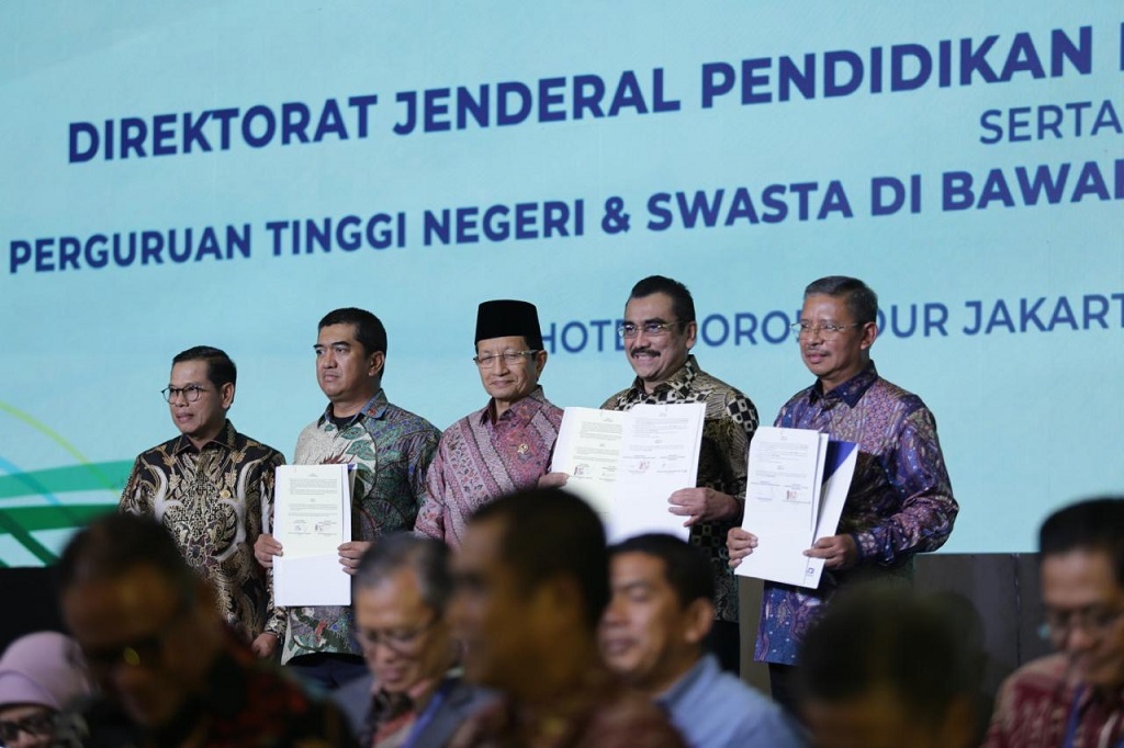 Menag Teken Kerja Sama 112 Universitas, Kolaborasi Pendidikan Hukum hingga Tingkatkan Kualitas Advokat