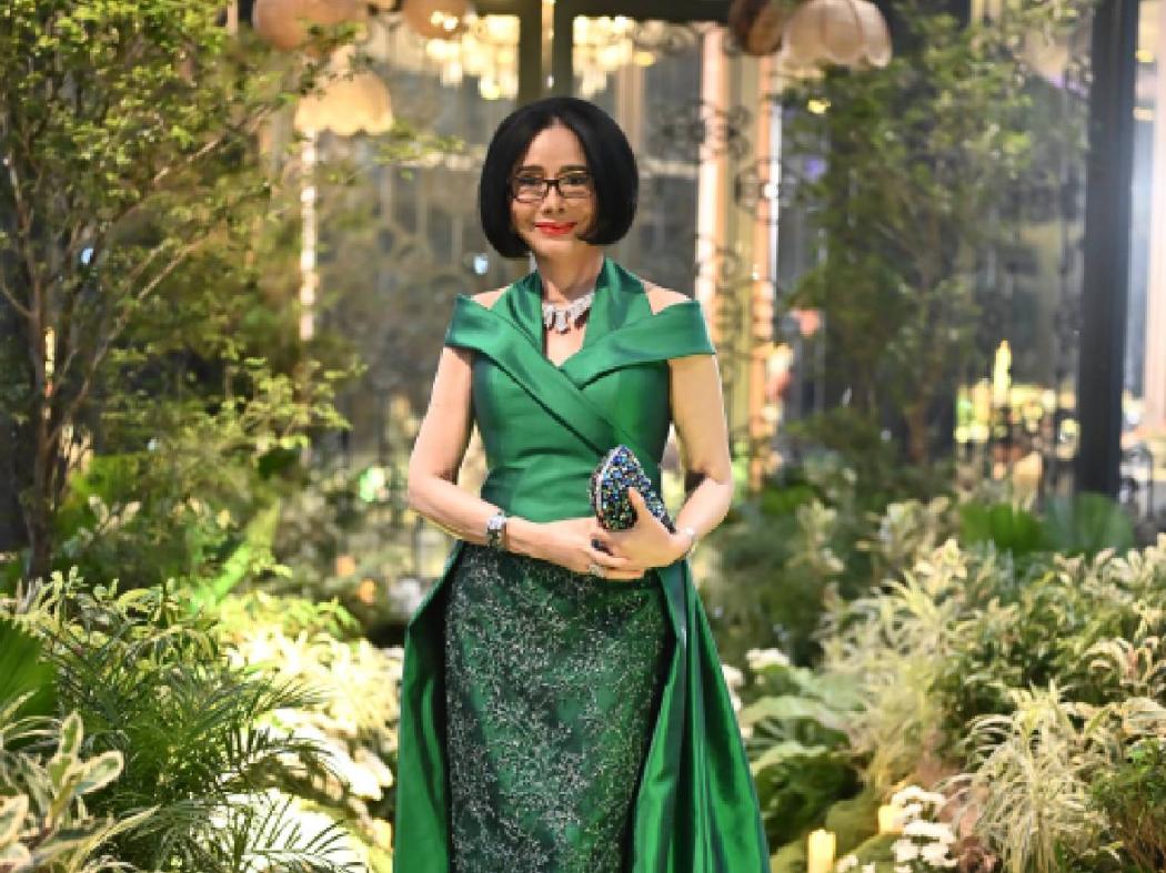 Poppy Dharsono Ultah ke-75, Dedikasi untuk Fashion Indonesia Tak Kenal Waktu!
