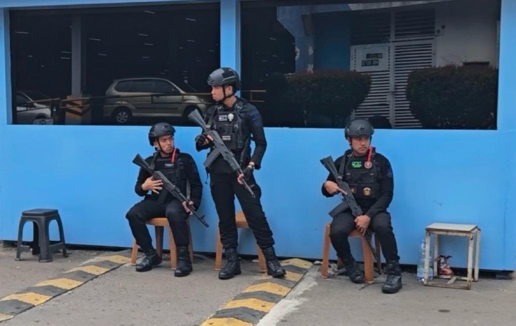 Polda Metro Jaya Masih Dijaga Ketat Brimob Bersenjata
