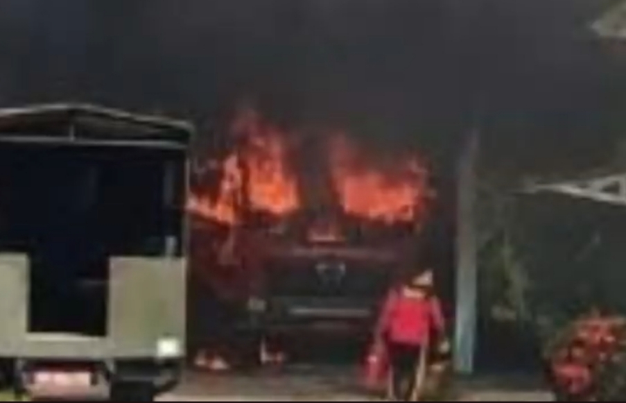 Mobil Damkar Pemkab Bangka Barat Terbakar di Garasi, Bupati Curiga Sabotase