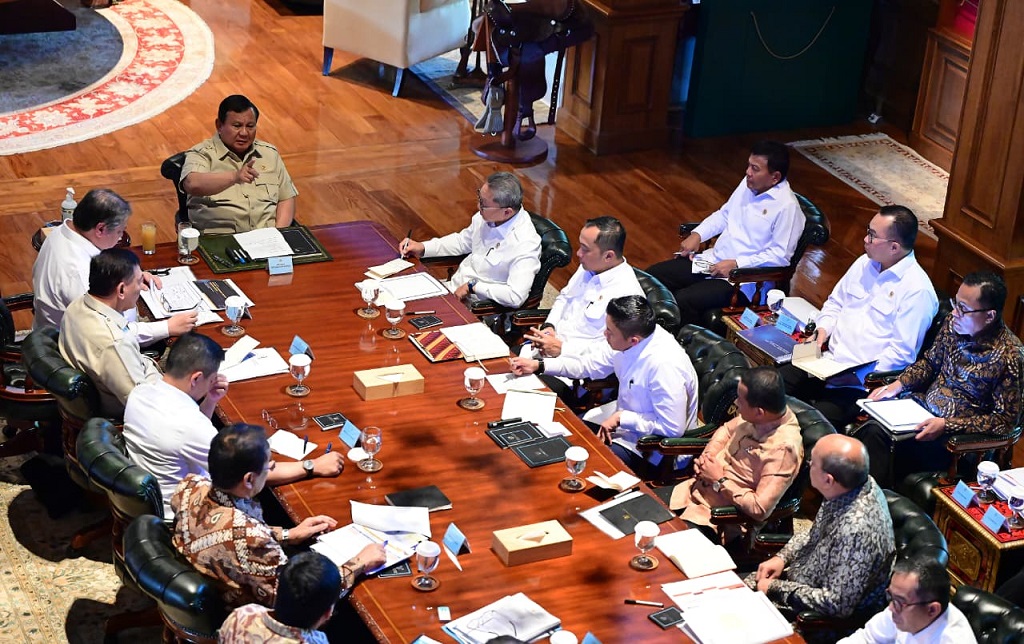 Prabowo Kumpulkan Menteri di Hambalang, Instruksikan Harga BBM Khusus buat Nelayan