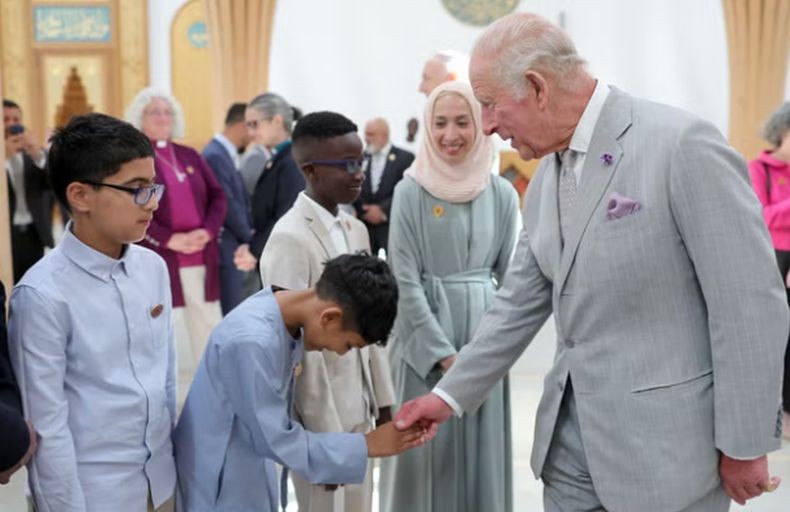 Ketika Raja Charles Terkagum-kagum dengan Masjid Cambridge: Saya Sangat Terkesan!