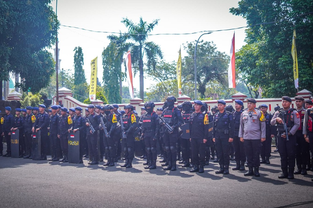 Jelang Timnas Indonesia vs Kamboja, Polisi Simulasi Pengamanan di Stadion Pakansari