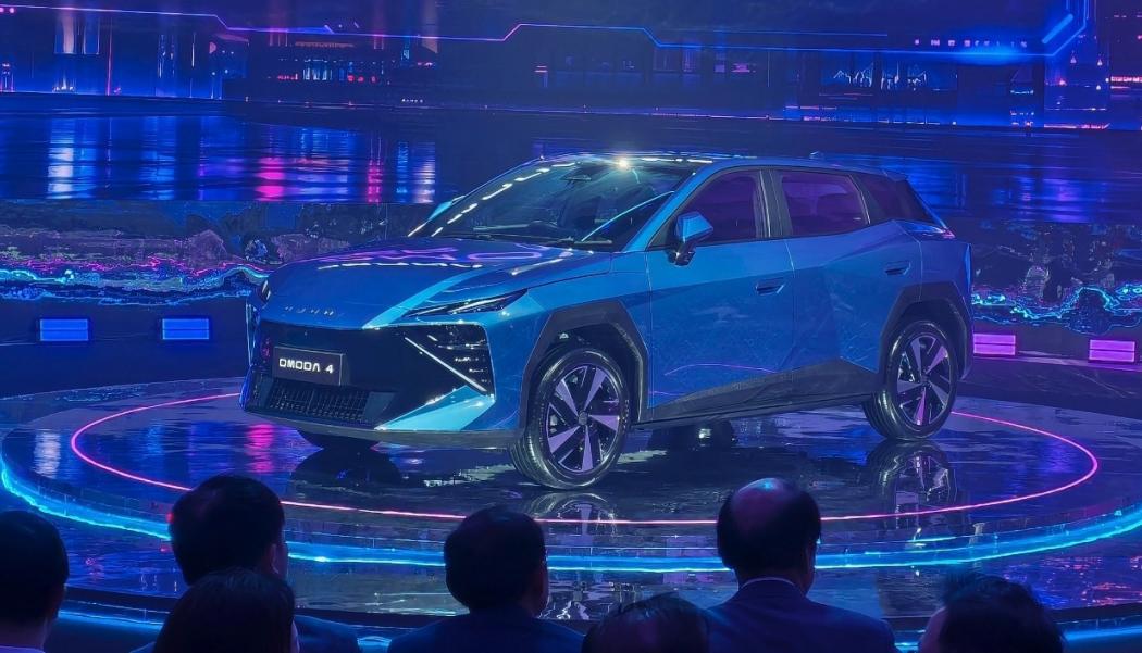 Mobil Listrik Berteknologi AI Omoda O4 EV Debut Global di Indonesia