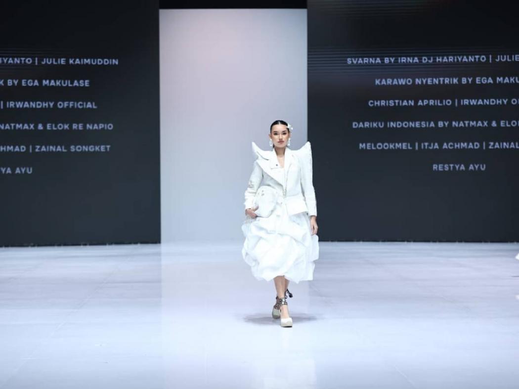 Perca Denim Disulap Jadi Busana Mewah, Koleksi Dariku Curi Perhatian di IFW 2026
