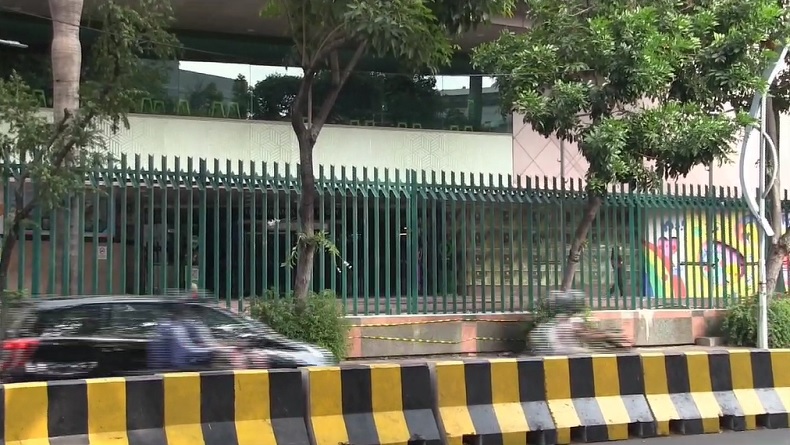 Wali Kota Surabaya Minta Tinggi Pagar Depan Mal Diturunkan, Bukan Dibongkar