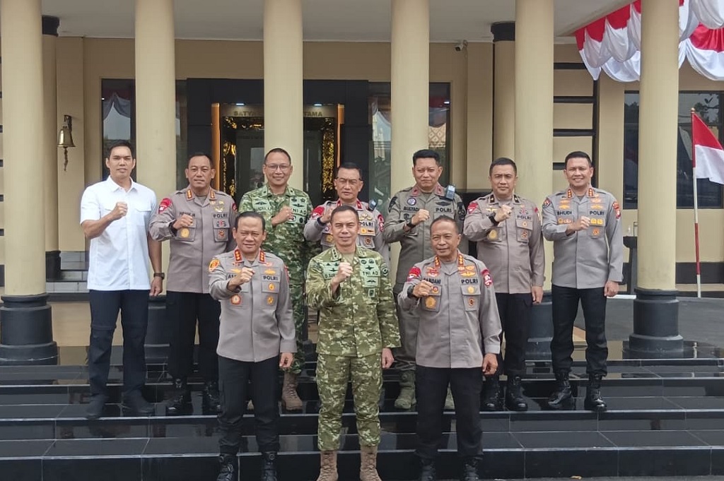 Kapolda Metro dan Pangdam Jaya Kunjungi Dankorbrimob, Perkuat Soliditas TNI-Polri Jaga Jakarta