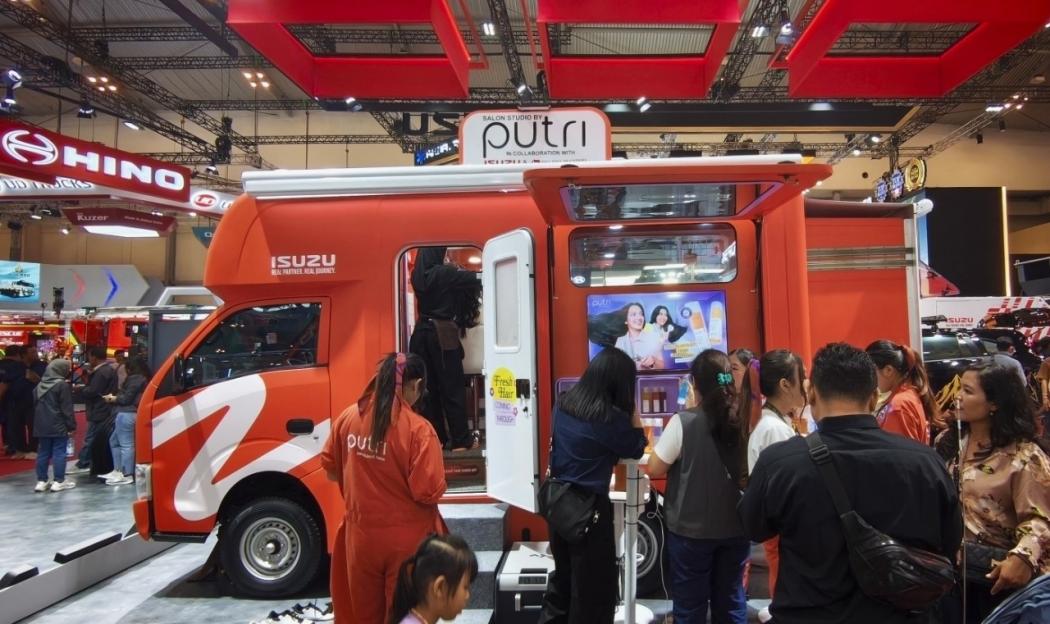 Unik, Mobil Isuzu Traga Disulap Jadi Salon Berjalan di GIIAS 2026