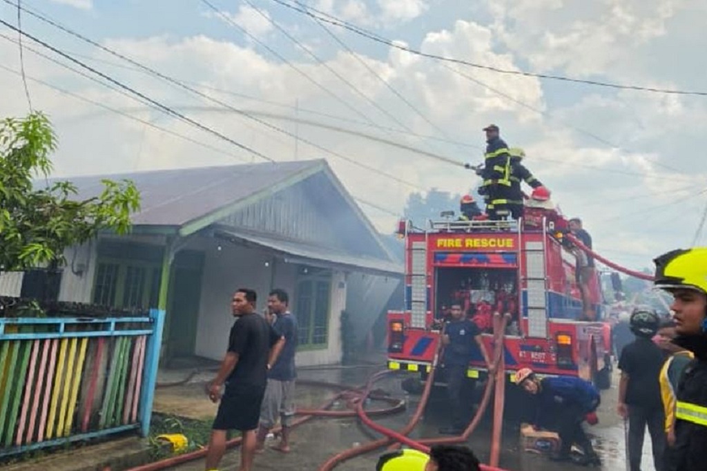 Kebakaran Hanguskan 4 Rumah di Tenggarong, Api Diduga akibat Kebocoran Gas