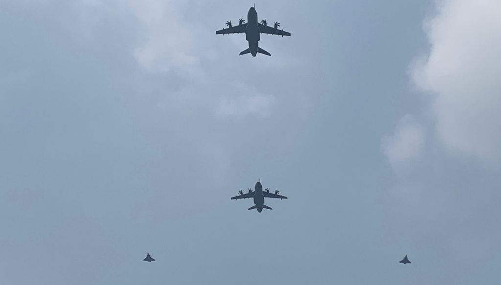 Langit Jakarta Bergemuruh, Puluhan Jet Tempur dan Helikopter Gladi Atraksi HUT RI