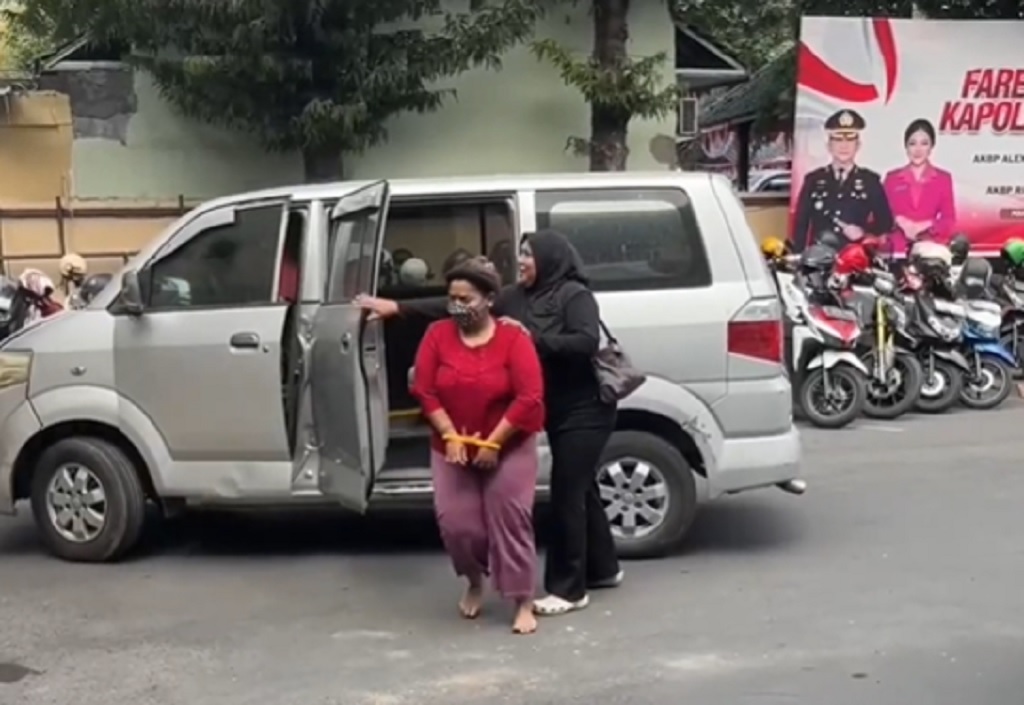 Kronologi Istri di Lumajang Potong Alat Kelamin Suami Pakai Celurit, Dipicu Cemburu