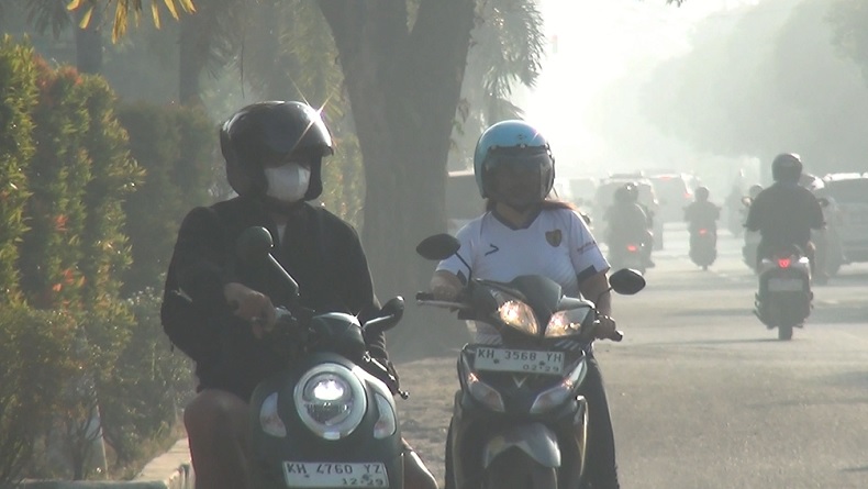Kabut Asap Makin Pekat Selimuti Palangka Raya, Warga Keluhkan Gangguan Pernapasan