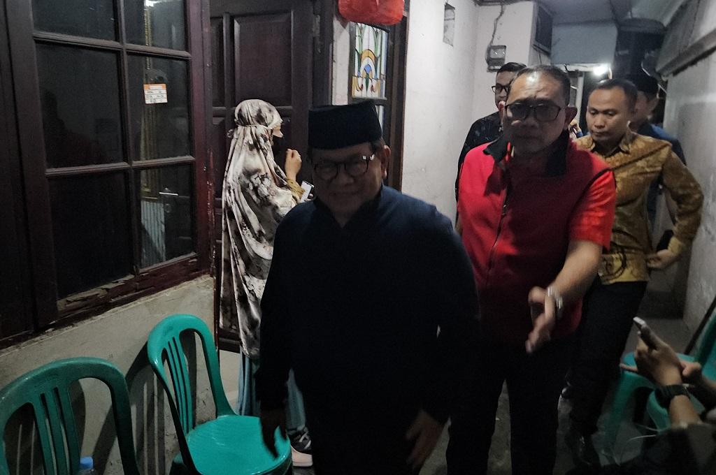 Pramono Melayat Korban Kerusuhan usai Demo 27 Agustus, Warga: Kawal Sampai Tuntas Pak!