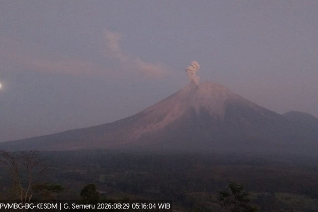 Gunung Semeru Meletus Pagi Ini, Muntahan Abu Vulkanis Setinggi 900 Meter