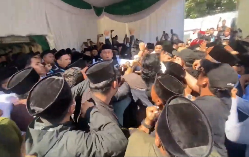 Muktamar ke-35 NU Ricuh, Pendukung Gus Yusuf Paksa Masuk Arena hingga Saling Dorong