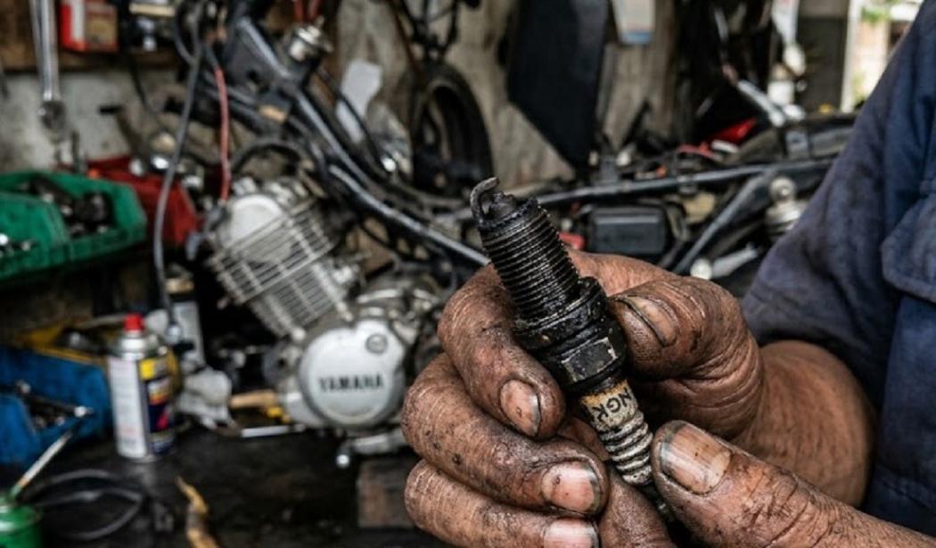 Busi Motor Hitam dan Basah? Jangan Anggap Sepele Bisa Jadi Tanda Mesin Bermasalah
