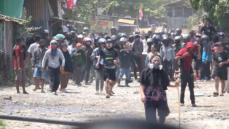 Bentrok 2 Kelompok di Makassar, Polisi Tembakkan Gas Air Mata