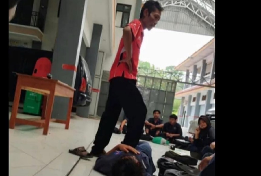 Viral Video 2 Oknum Guru SMK Karangpucung Cilacap Lecehkan Siswi di Bengkel