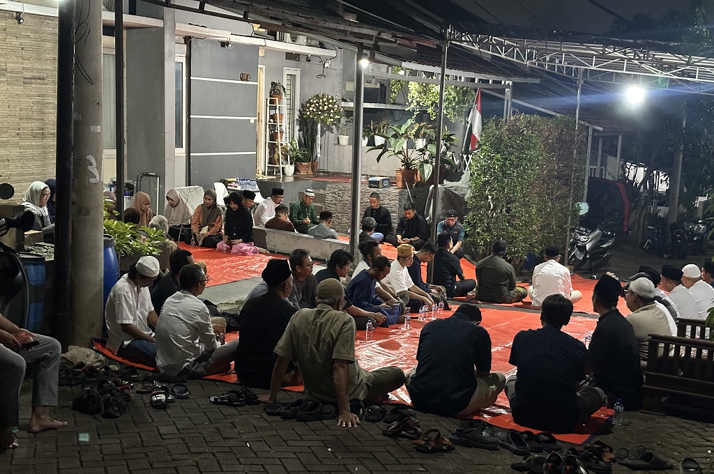 Keluarga Jurnalis iNews Yudistiro Pranoto Gelar Doa Bersama, Harapkan Kabar Baik