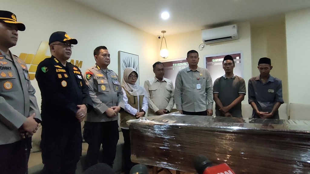 Jenazah Surakhman Kru Kapal 5 Jurnalis Hilang Tiba di Bandara Soetta, Langsung Dibawa ke Pandeglang
