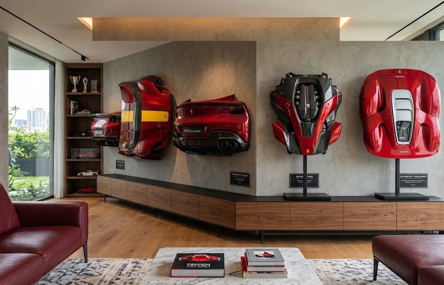 Bukan Mobil Baru! Ferrari Jual Panel Bodi Jadi Hiasan Dinding