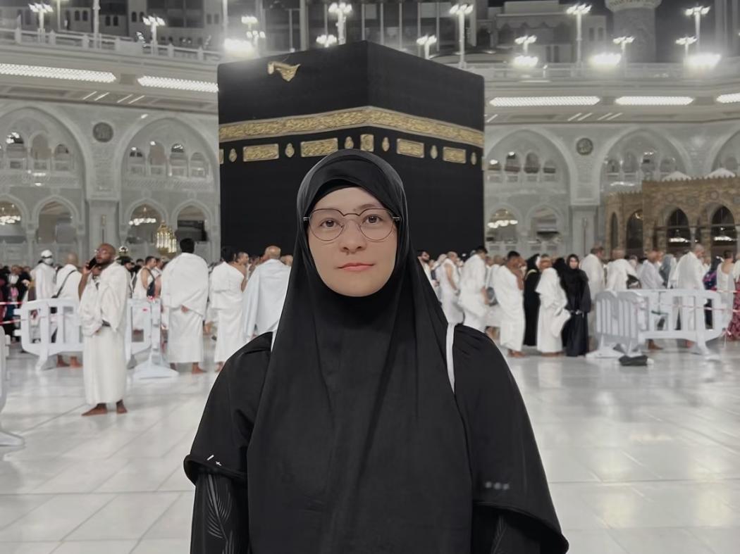 Mita The Virgin Umrah, Pakai Hijab Bikin Netizen Terharu