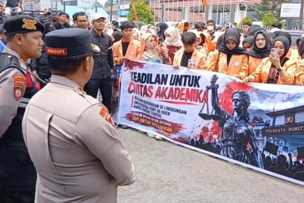 Kekerasan di Kampus UFDK Bukittinggi, Mahasiswa Desak Polisi Tangkap Penganiaya Dosen