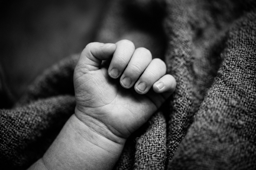 Biadab! Kronologi Ayah Aniaya Bayi hingga Tewas di Jaktim, Benturkan Kepala ke Dinding 3 Kali