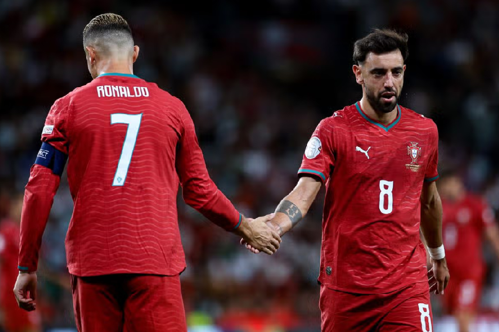 Bruno Fernandes Bela Cristiano Ronaldo usai Tinggalkan Timnas Portugal